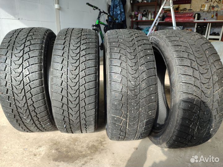 Minerva Eco Stud 215/55 R17 94