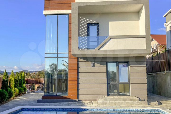 Дом 239 м² на участке 6 сот.