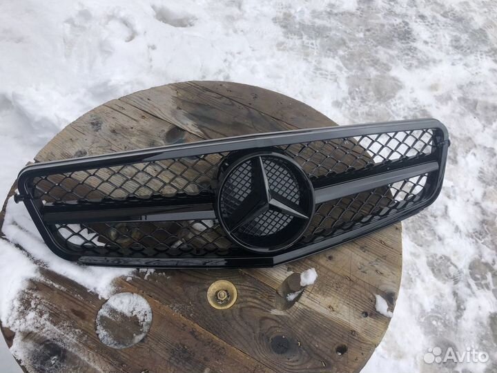 Решетка радиатора Mercedes C204 AMG 6.3 Black