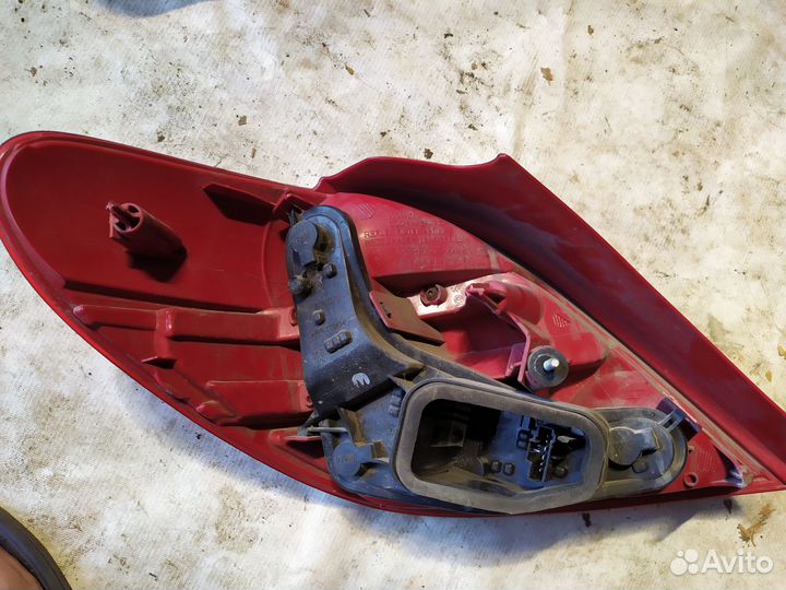 Peugeot 207 фонарь задний правый