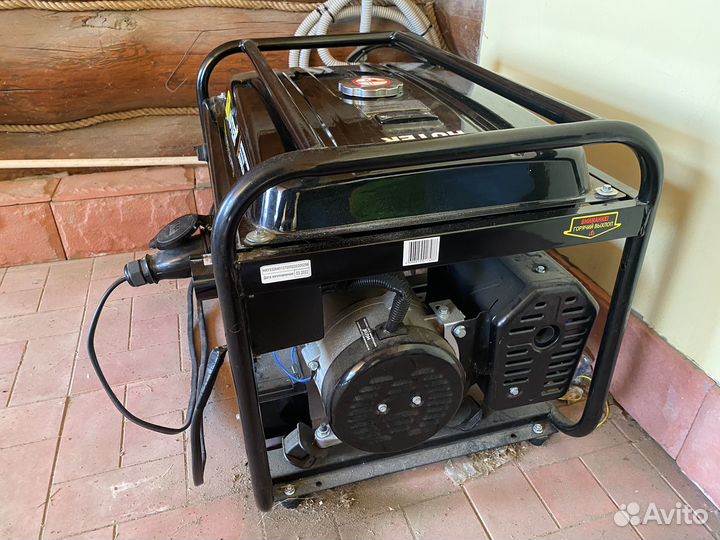 Бензиновый генератор