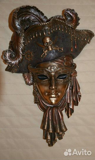 Маска маскарадная