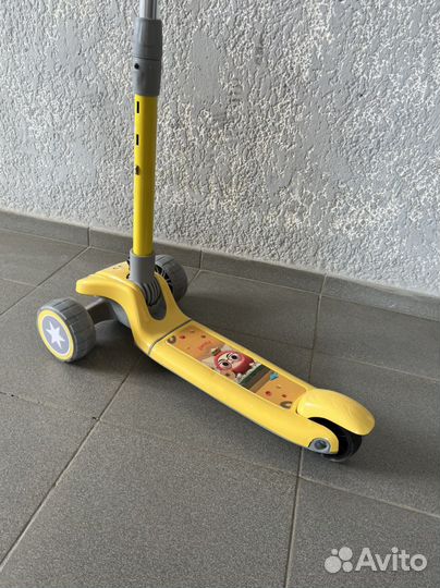 Самокат трехколесный складной новый