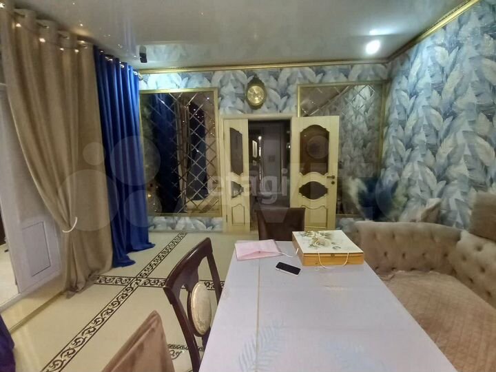 Дом 250 м² на участке 7 сот.