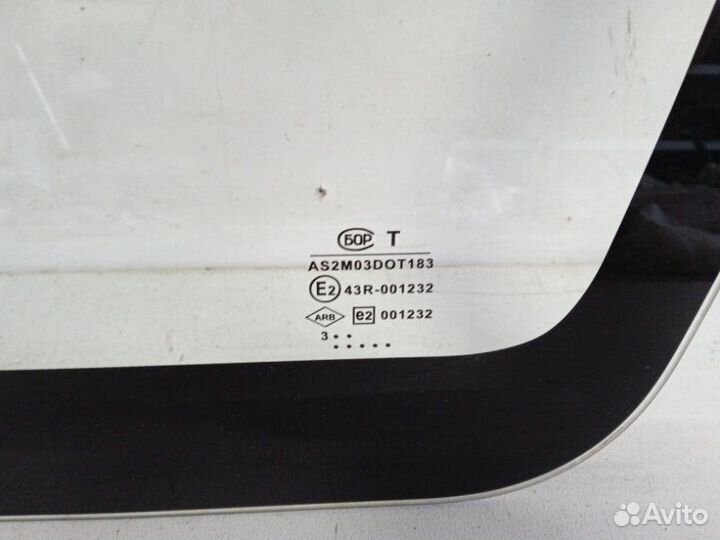 Стекло глухое зад. правое LADA Largus 2012