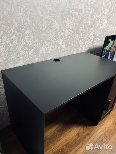 Компьютерный стол IKEA