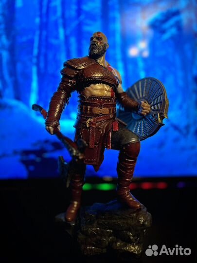 Фигурка Кратоса из God of War