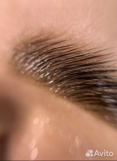 Коррекция и окрашивание бровей