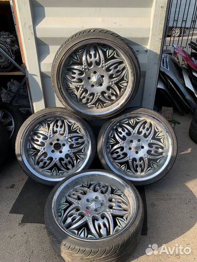 Комплект колес Chrysler 300C R22 rich Evans Danger