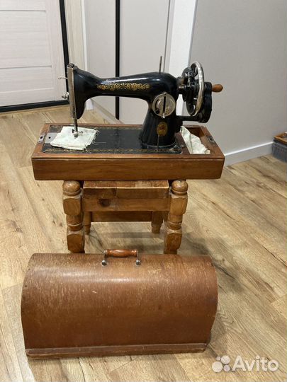 Швейная машина подольск ручная
