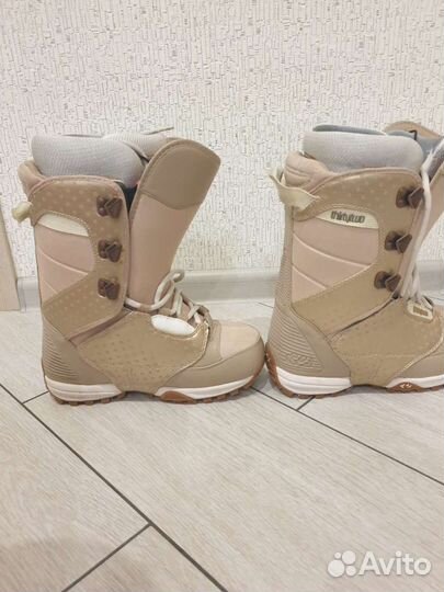 Сноубордические ботинки женские