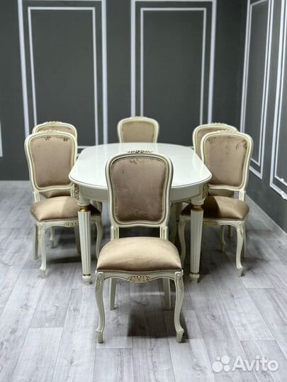 Стол и стулья новые