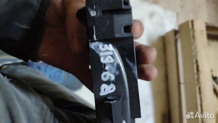 Ручка двери задней внутренняя левая от Subaru Sub