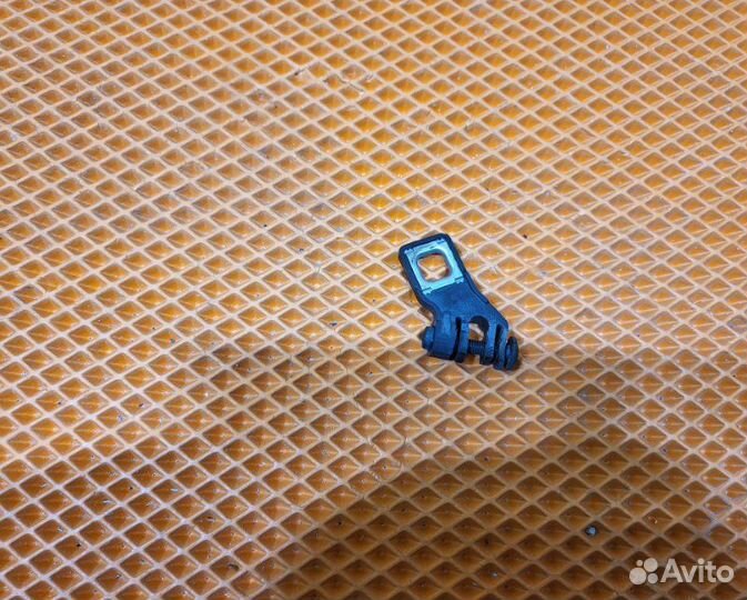 Кронштейн фары правый Audi Q5 I 8R cdnc 2012