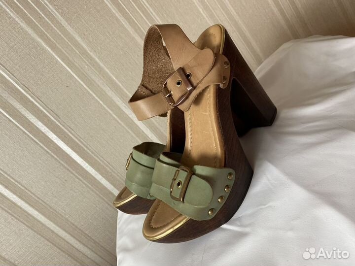 Босоножки кожаные
