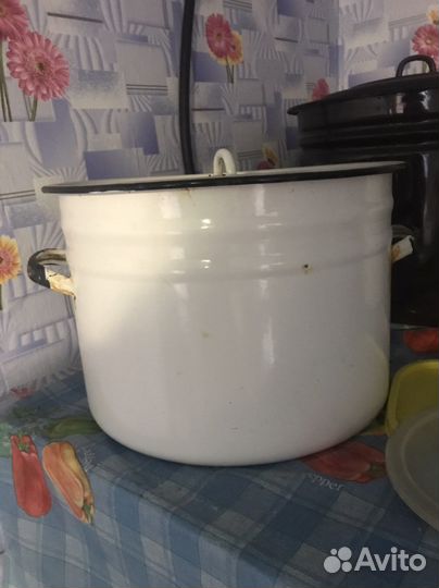 Кастрюля эмалированная