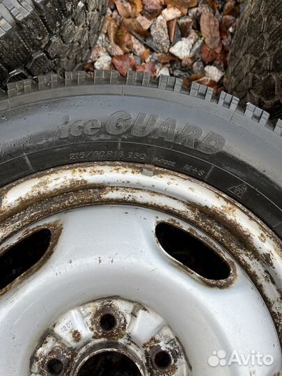 Yokohama Ice Guard Stud IG35 215/60 R16 95Q