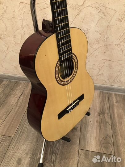 Классическая гитара Cremona
