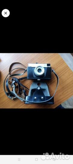 Значки спортивные СССР и фотоаппарат