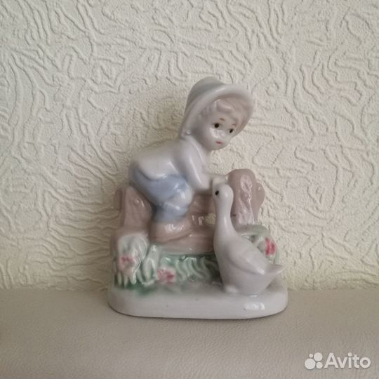 Фарфоровые и керамические статуэтки