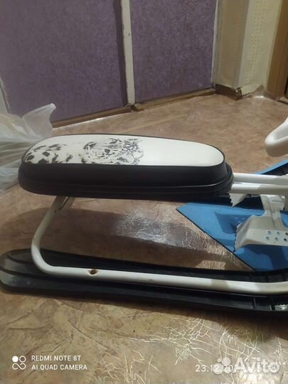 Детский снегокат с ручкой бу