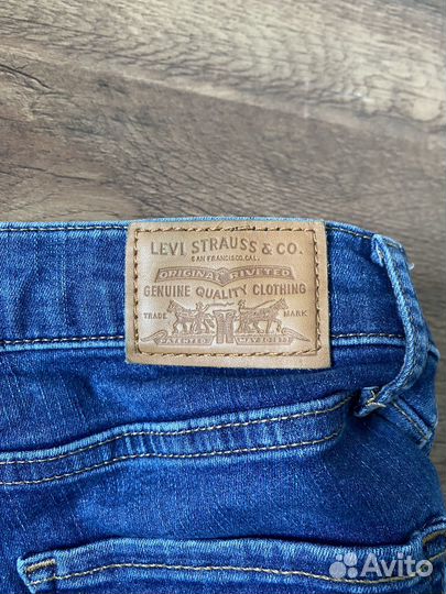 Levis 25/30 джинсы женские