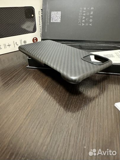 Чехол на iPhone 11 pro max pitaka