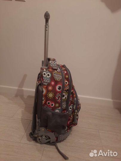 Чемодан, рюкзак на колёсиках