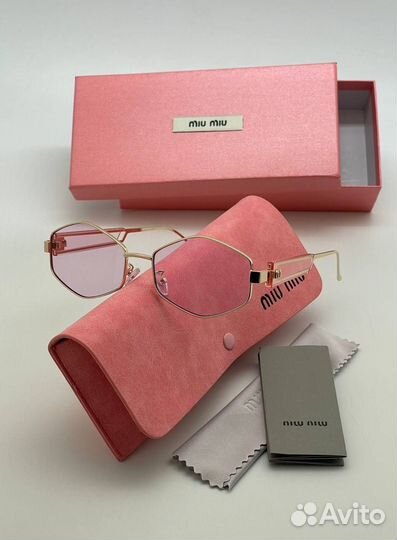 Солнцезащитные очки miu miu