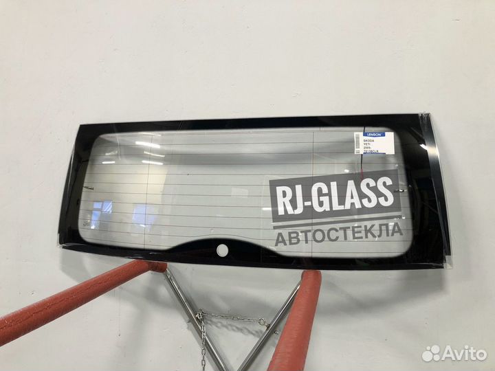 Стекло заднее Skoda Yeti / Шкода Ети