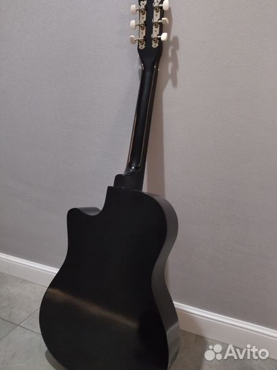 Акустическая гитара