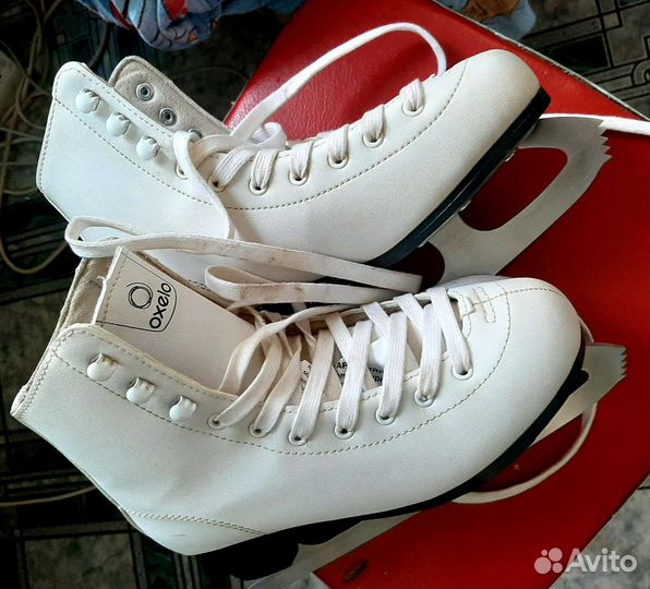 Коньки новые фигурные