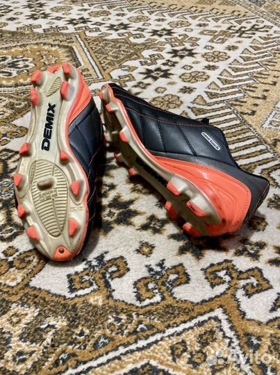 Бутсы спортивная обувь кеды