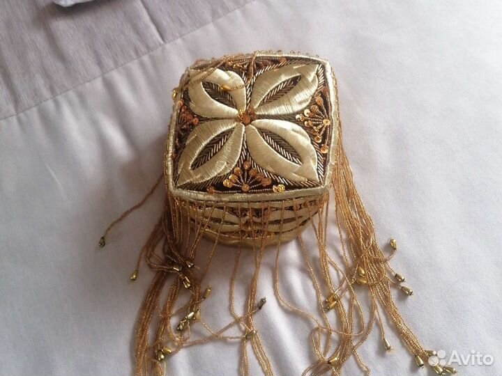 Узбекские тюбетейки, расшитые бисером