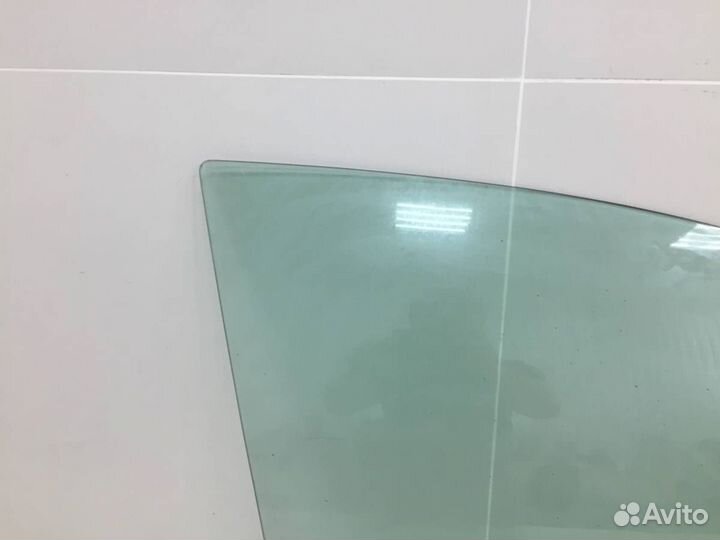 Стекло двери передней правой Volkswagen Polo Sed R