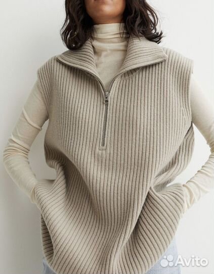 Жилетка женская вязаная