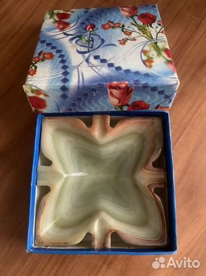 Пепельница из оникса