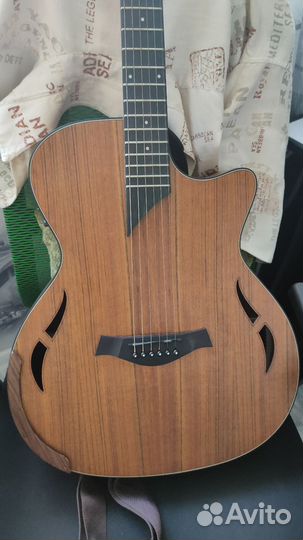 Акустическая гитара с подключением