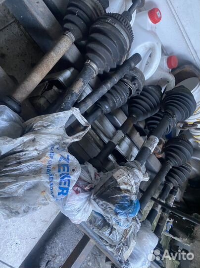 Привод/полуось в сборе Volkswagen Transporter T4