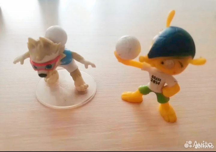 Игрушки из киндера Макси Свитбокс Макдональдс Fifa