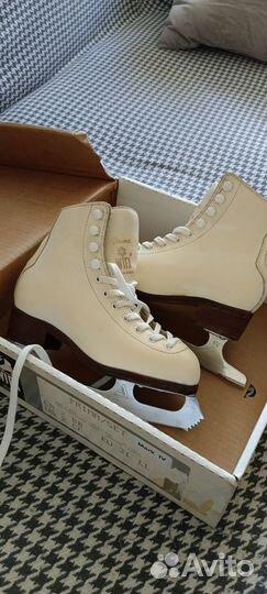 Продам коньки