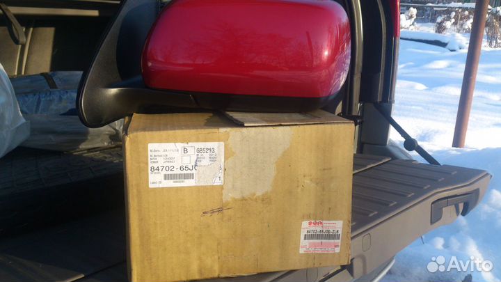 Suzuki Зеркало заднего вида L(RED) 84702-65J00-ZLB