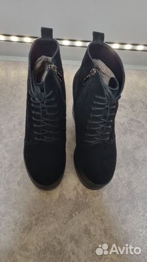 Ботинки на танкетке