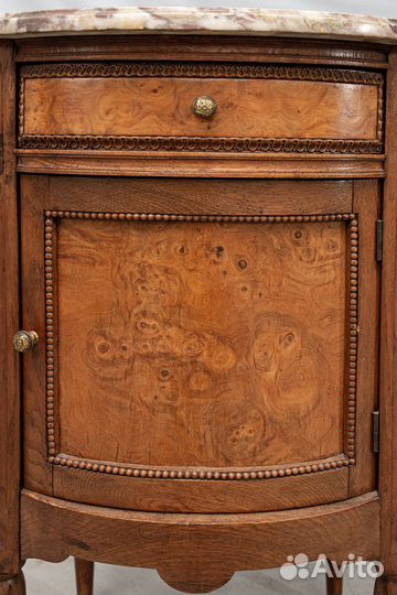 Тумбочки старинные с камнем 2шт