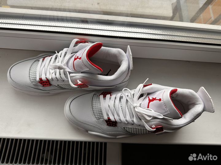 Nike air jordan 4 retro metallic red