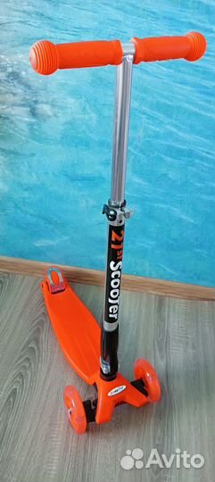 Самокат детский трехколесный новый
