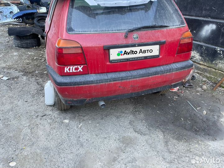 Volkswagen Golf 1.6 МТ, 1994, битый, 250 000 км