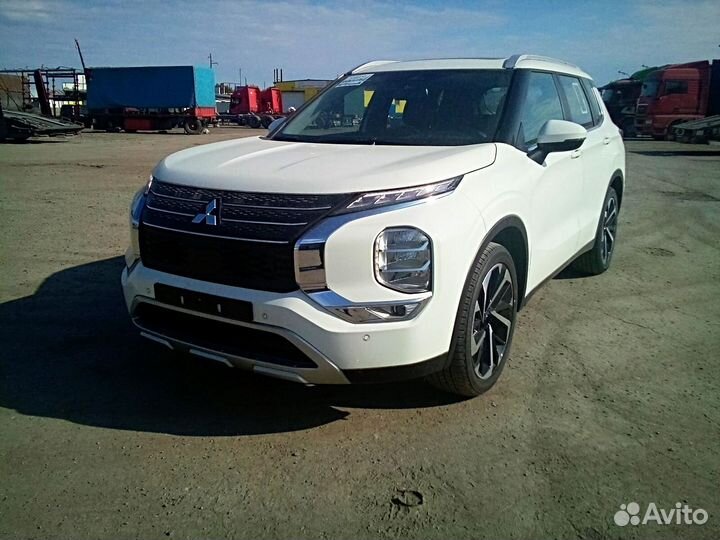 Mitsubishi Outlander 2.5 CVT, 2022, 60 км