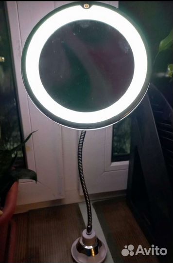 Зеркало косметическое с увеличительным эффектом и