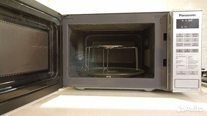 Микроволновая печь Panasonic NN-GT261M с грилем